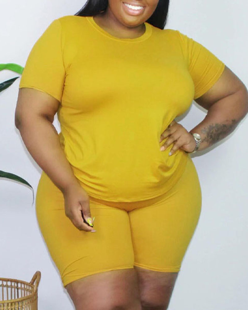 

Plus Size Plain Casual Top & Shorts Set, Yellow