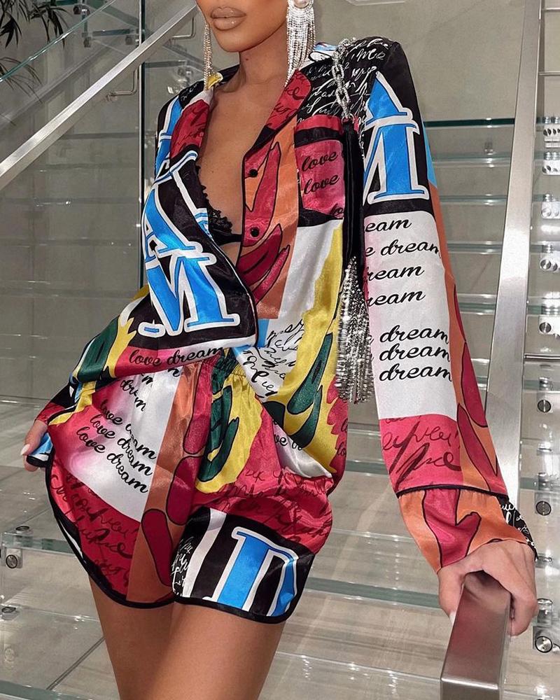 

Abstract Letter Print Button Decor Top & Shorts Set, Multicolor