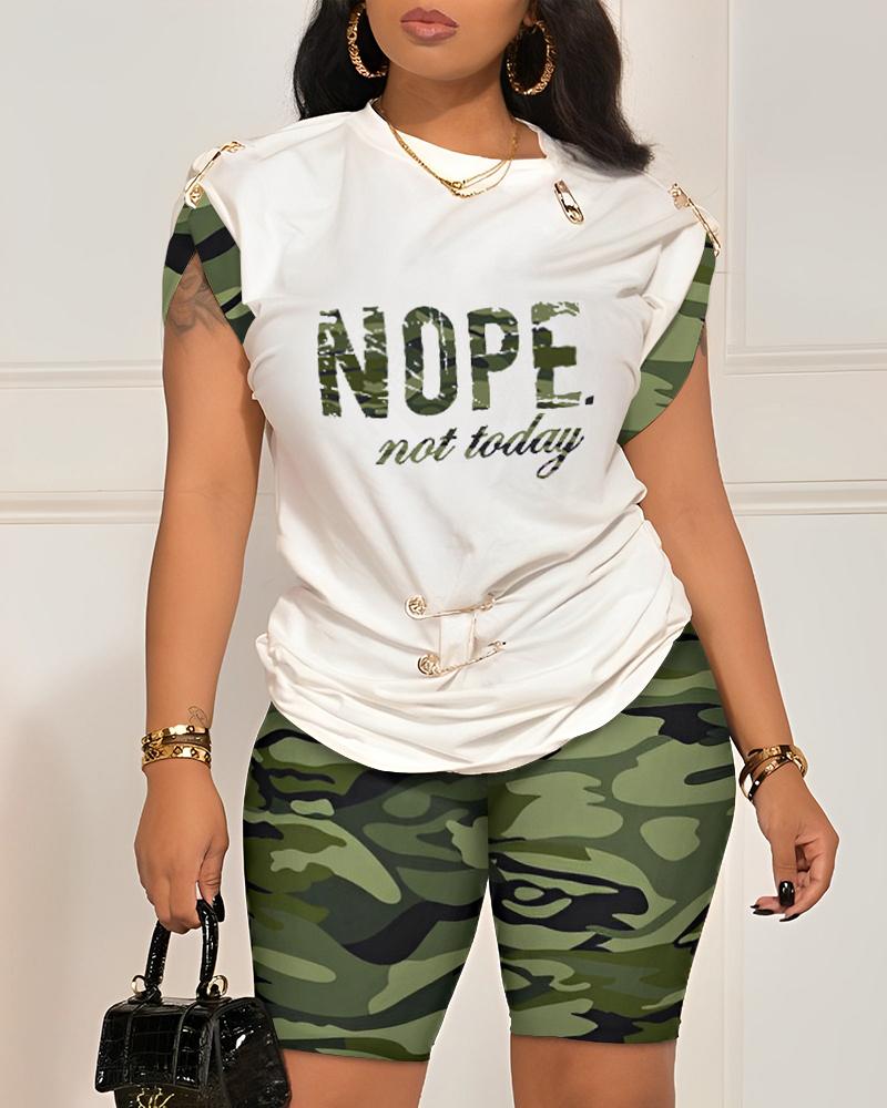 

Camouflage Slogan Print Top & Shorts Set, Camoflage