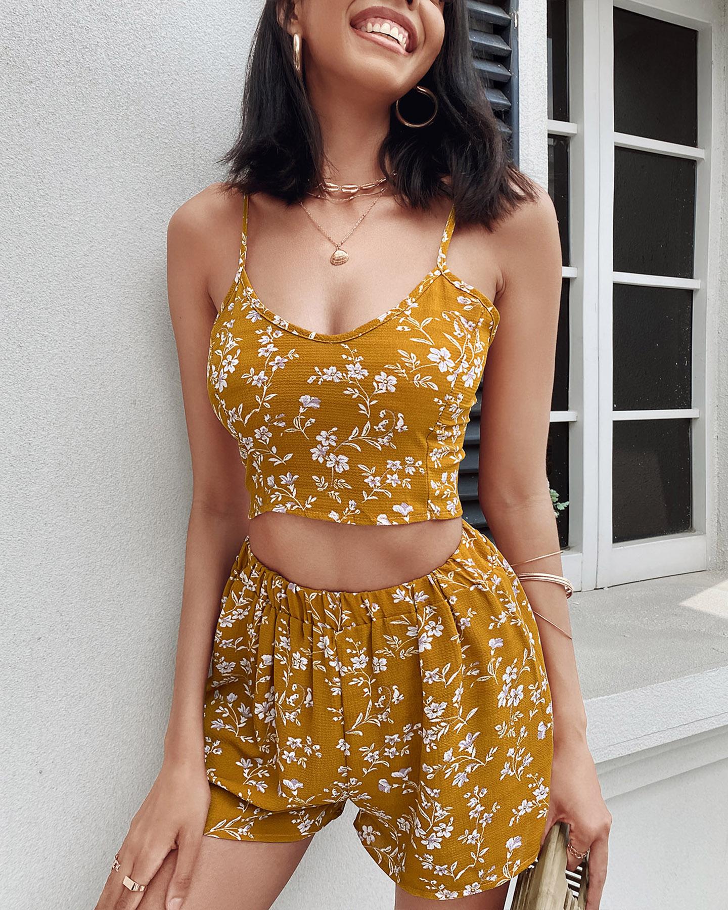 

Floral Print Shirred Cami Top & Shorts Sets, Yellow