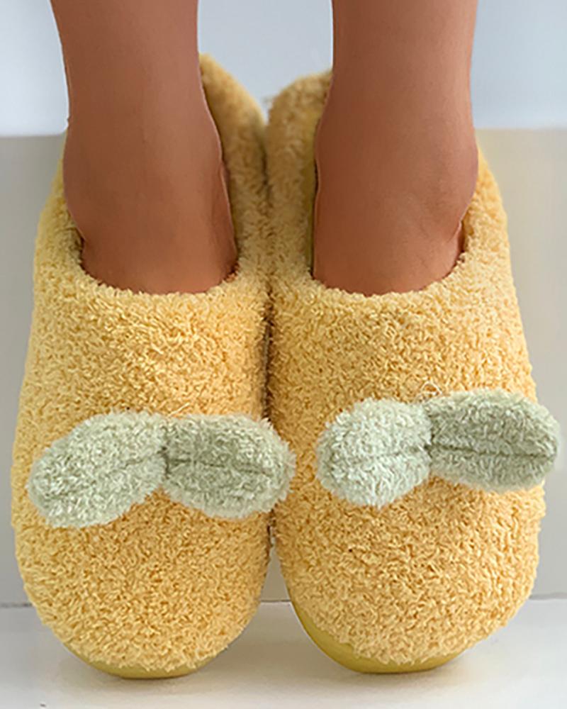 

3D Leaf Pattern Fluffy Slippers, Yellow
