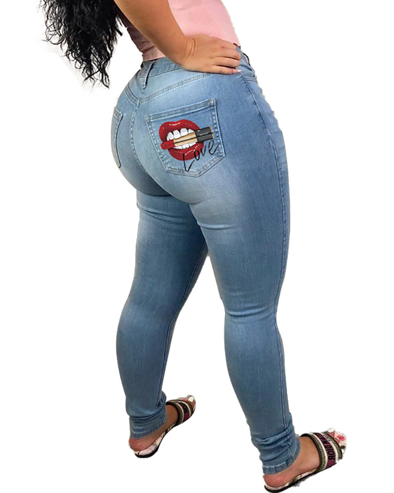 

Plus Size Lip Letter Print Pocket Design High Waist Jeans, Blue