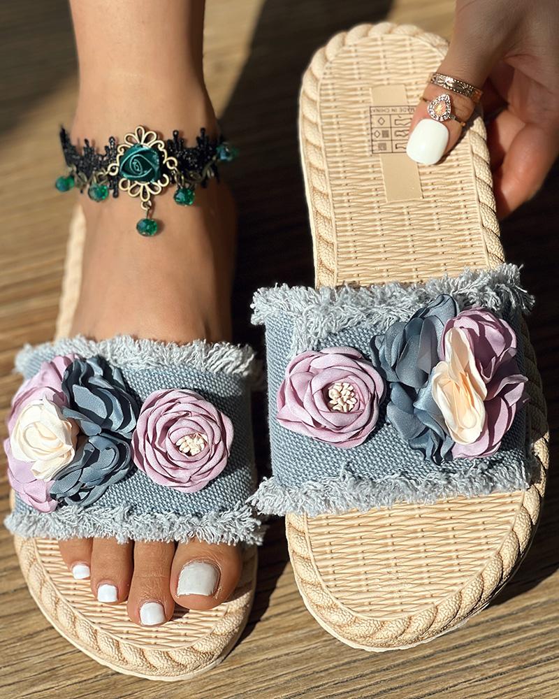 

Denim Floral Pattern Wide Strap Beach Slippers, Blue