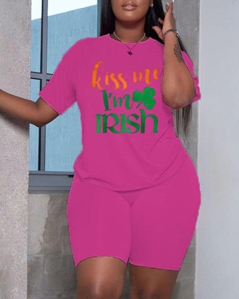 

Plus Size St. Patrick's Day Lucky Shamrock Kiss Me I'm Irish Print Top & Shorts Set, Hot pink