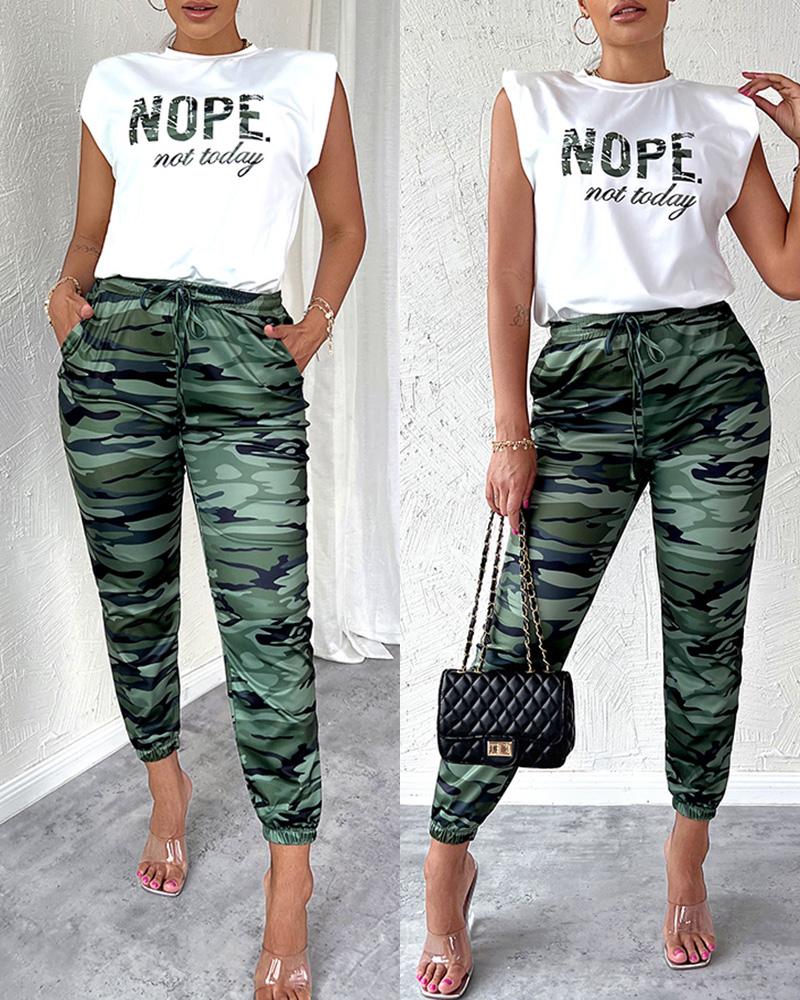 

Letter Camo Print Shoulder Pad Top & Drawstring Pants Set, Camoflage