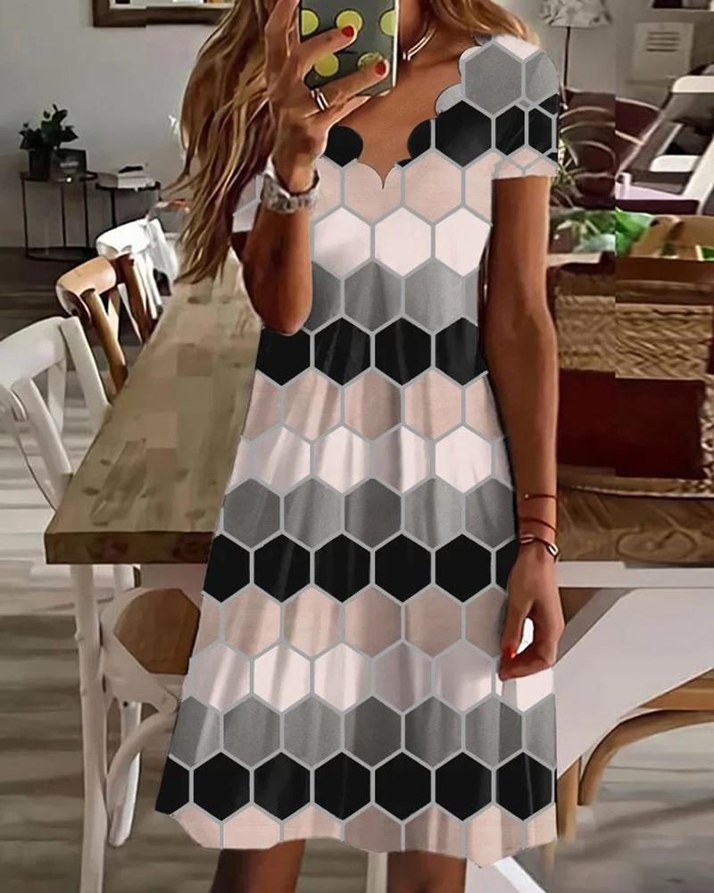 

Geometric Print Scallop Trim Casual Dress, Pink