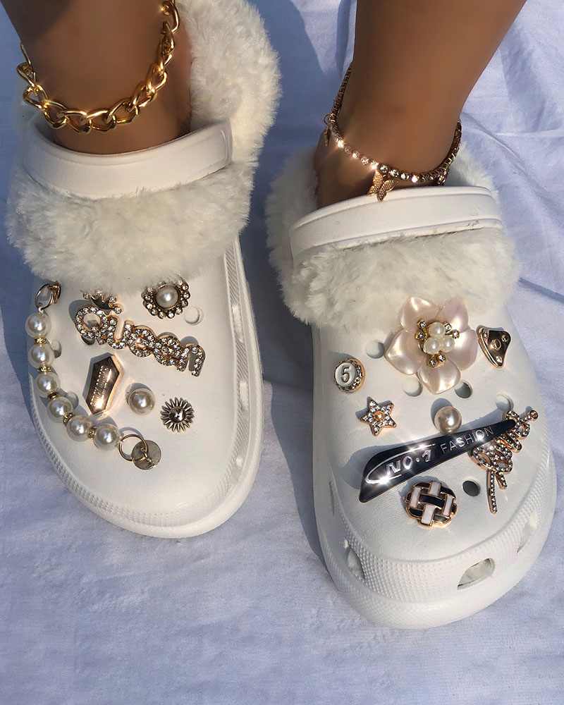 

Floral Letter Graphic Pattern Beaded Lined Fluffy Colgs, White