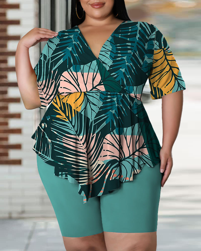 

Plus Size Tropical Print Asymmetrical Hem Top & Shorts Set, Green