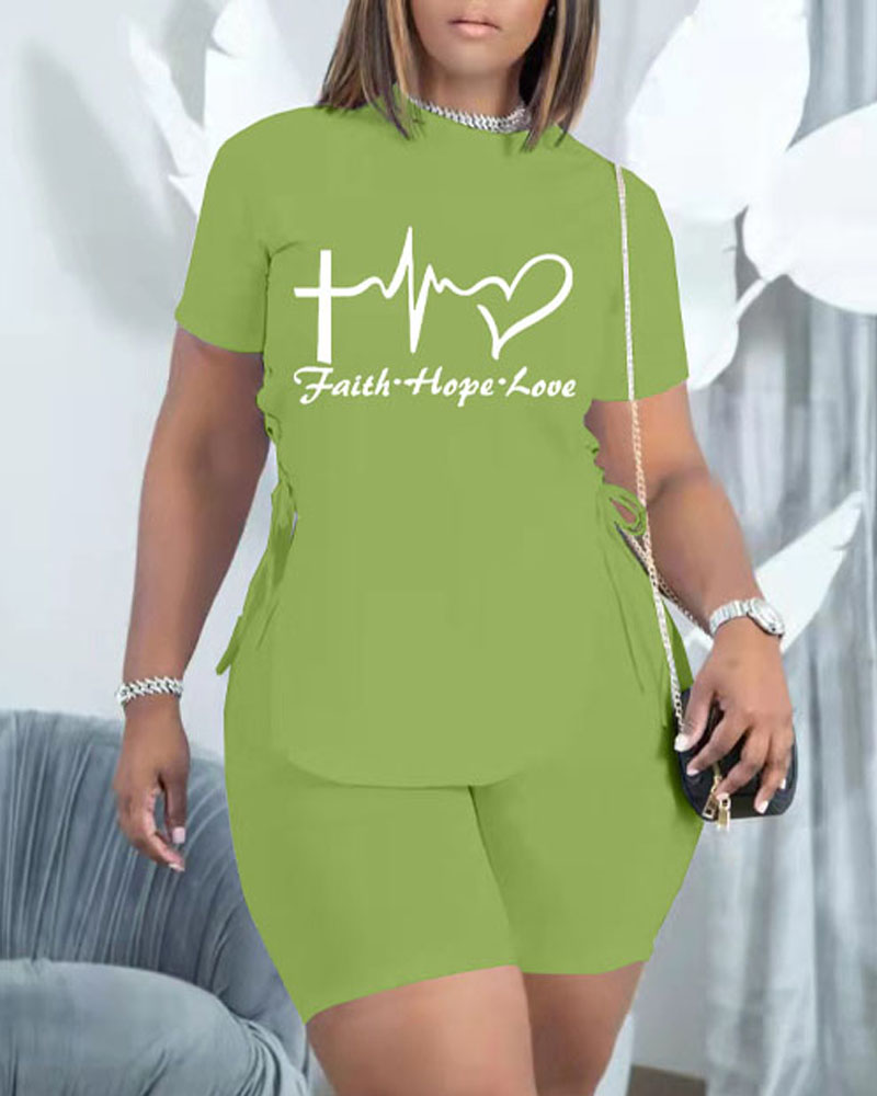 

Plus Size Letter Heart Print Eyelet Lace-up Top & Shorts Set, Green
