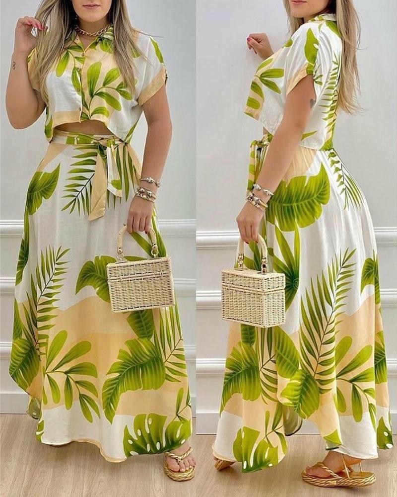 

Tropical Print Buttoned Crop Top & Skirt Set, Green