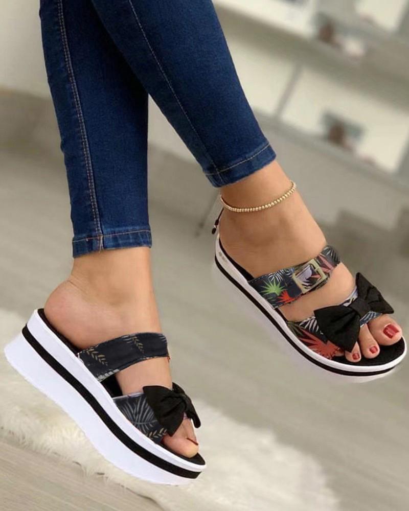 

Bowknot Decor Tropical Pattern Buckled Sandals, Black