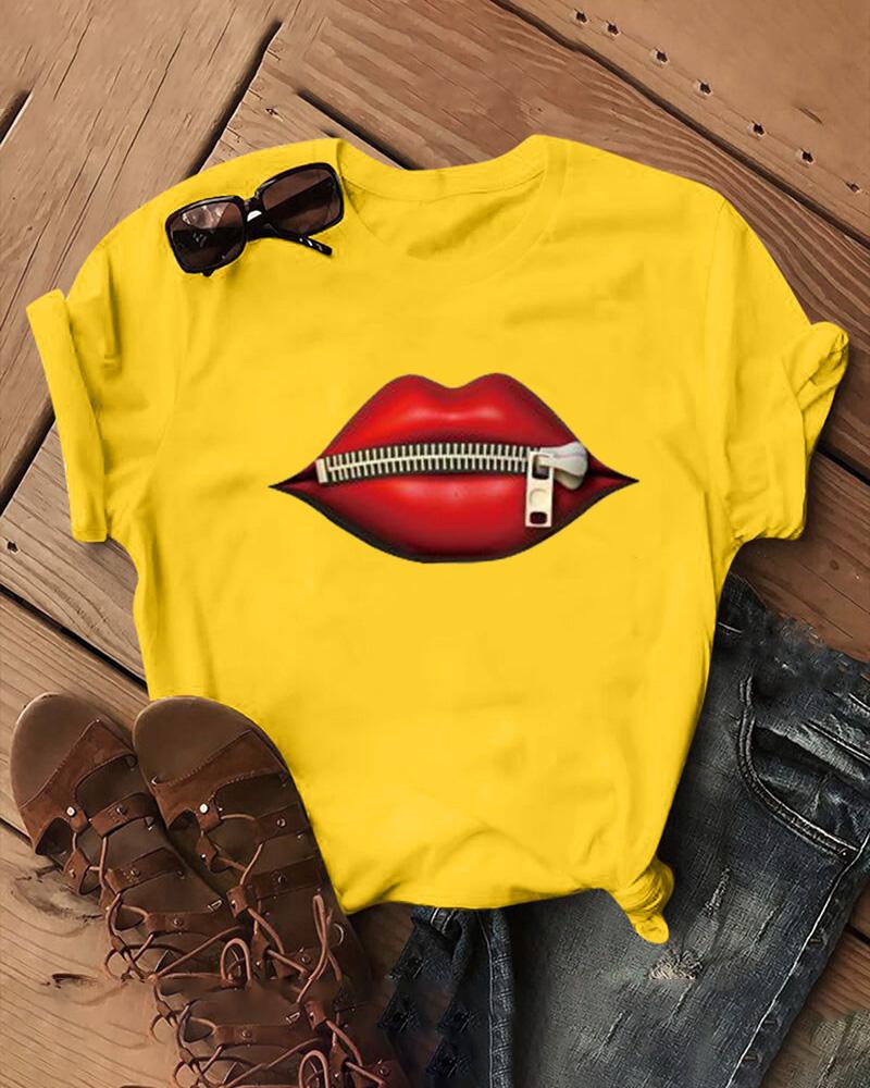 

Plus Size Zipper Lip Print Casual T-shirt, Yellow