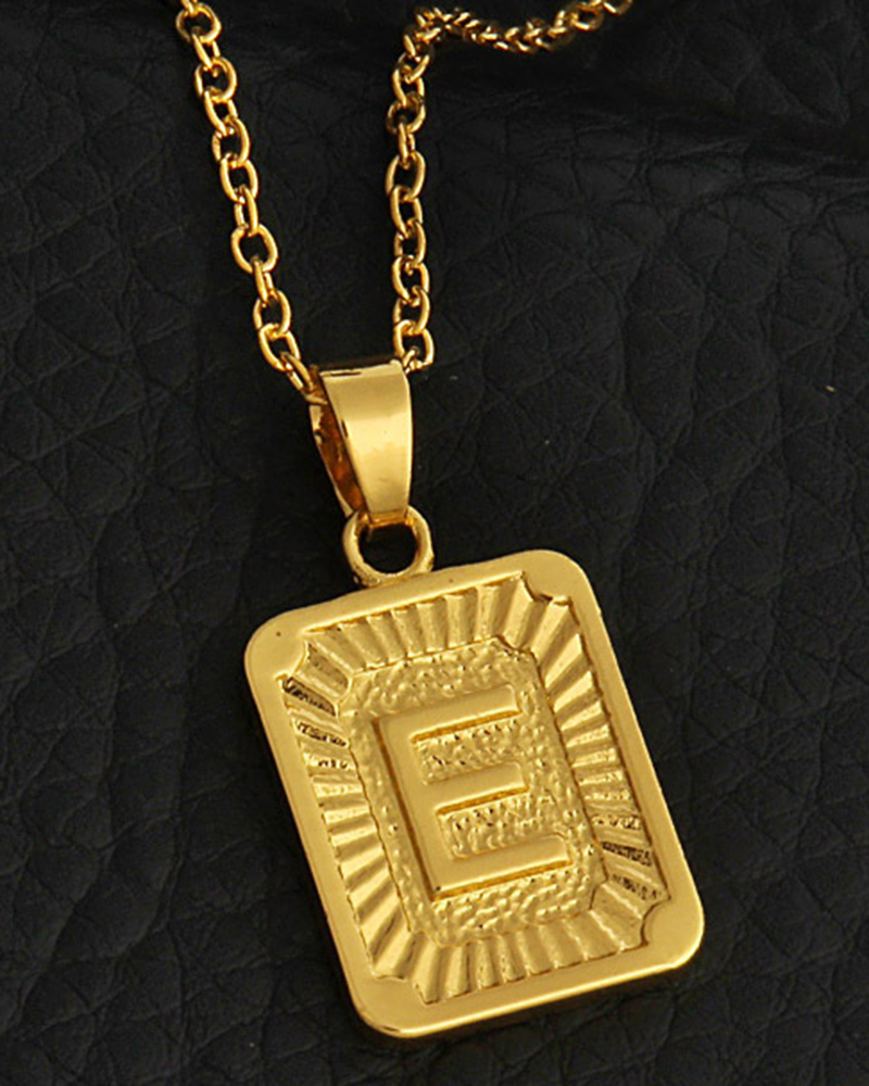 1pc Letter Embossed Square Pendant Necklace