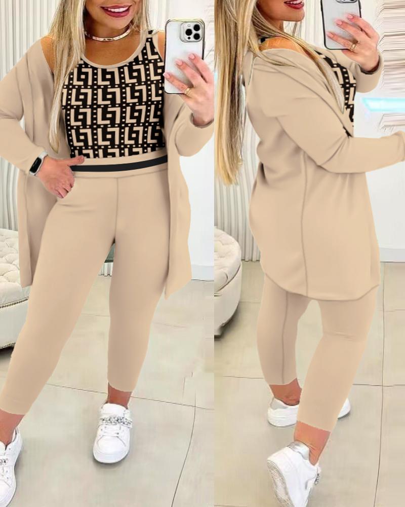 

Plus Size Geometric Print Tank Top & Striped Pants Set With Coat, Apricot