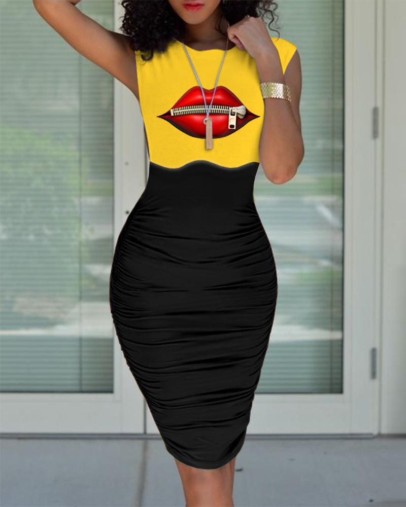 

Colorblock Lip Print Ruched Bodycon Dress, Black