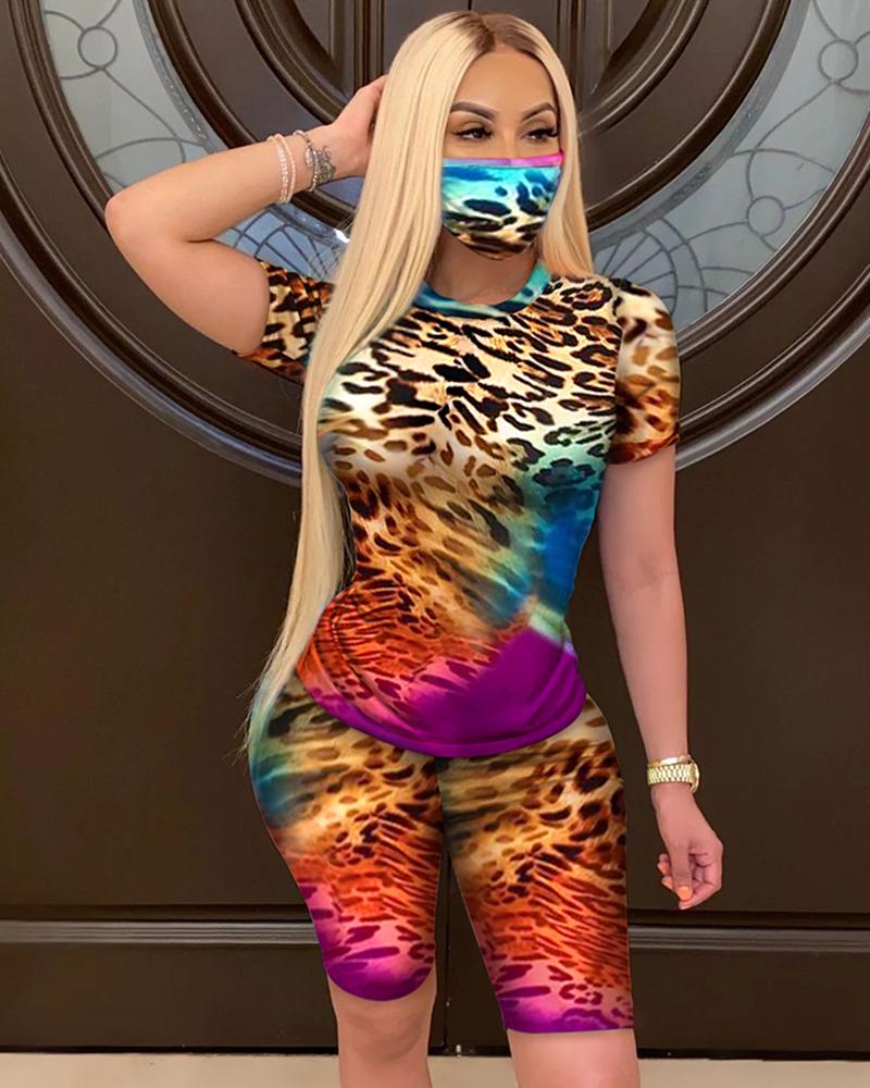 

Cheetah Print Colorblock Top With Face Bandana & Shorts Set, Multicolor