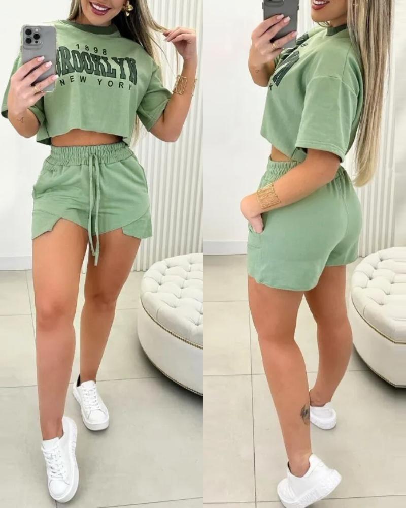 

Conjunto de top cropped com estampa de letras e shorts com design de bolso, Green