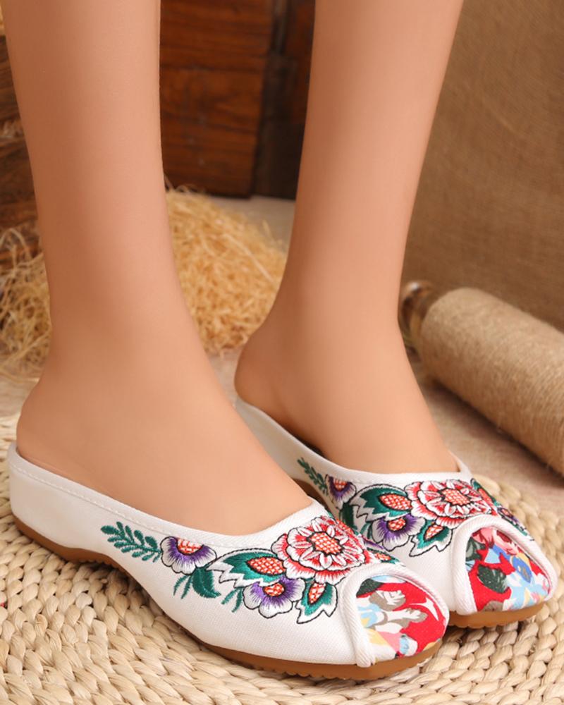 

National Style Floral Embroidery Slip-on, Multicolor