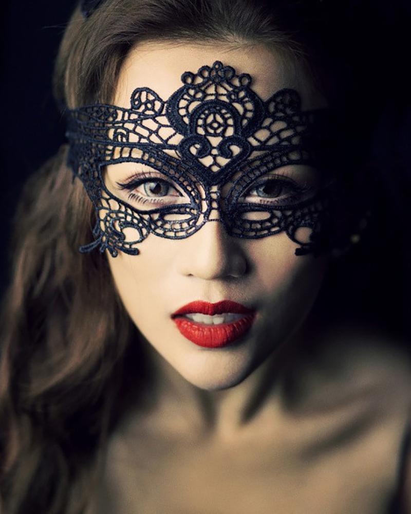 

Enchanting Lace Eye Mask, Black