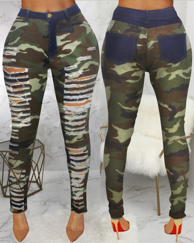 

Camouflage Print Ripped Cutout Fringe Hem Jeans, Camoflage