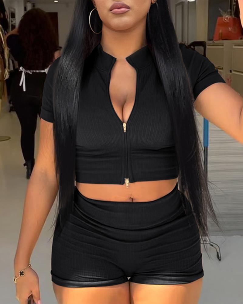 

Zipper Design Textured Crop Top & Shorts Set, Black