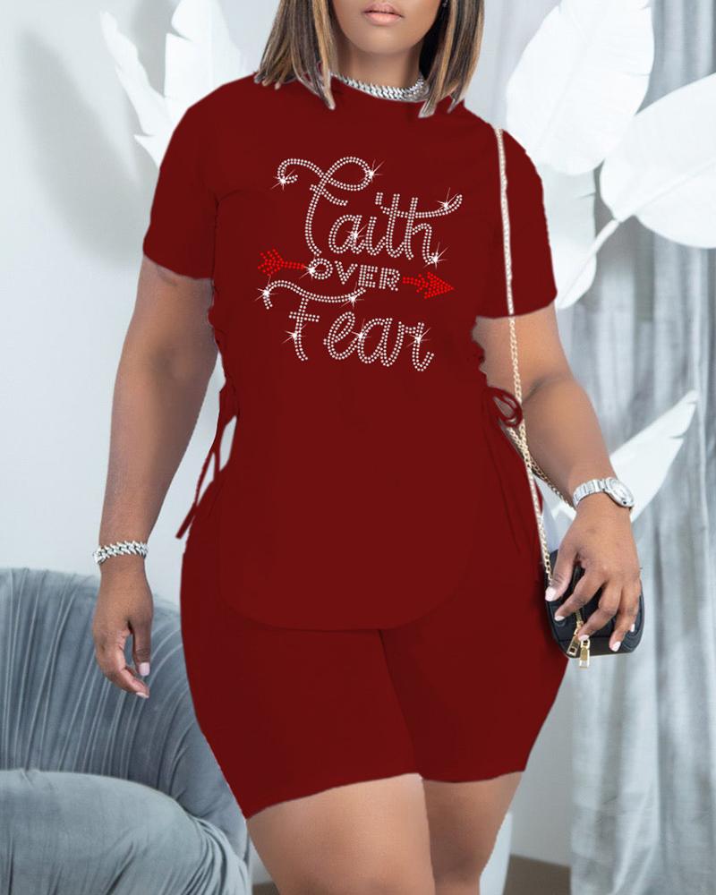 

Rhinestone Love Letter Pattern Eyelet Lace-up T-shirt & Shorts Set, Wine red