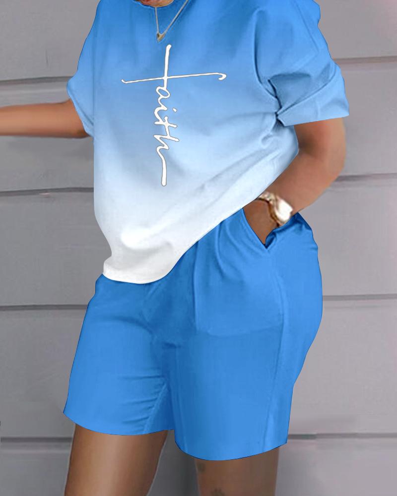 

Plus Size Faith Print Ombre Top & Pocket Design Shorts Set, Blue