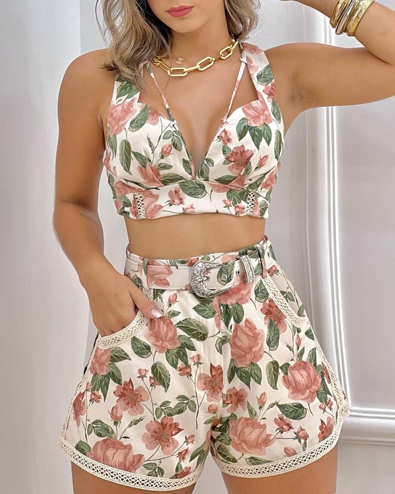 

Cutout Floral Print Crop Top & Lace Trim Shorts Set With Belt, White