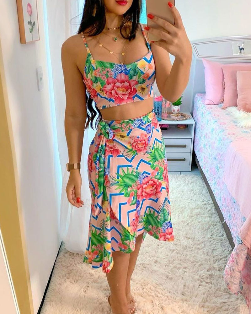 

Floral Graphic Print Sleeveless Top & Skirt Set, Multicolor
