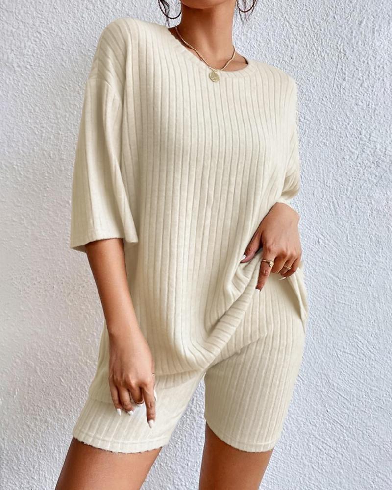 

Round Neck Three Quarter Sleeve Pajamas Set, Beige