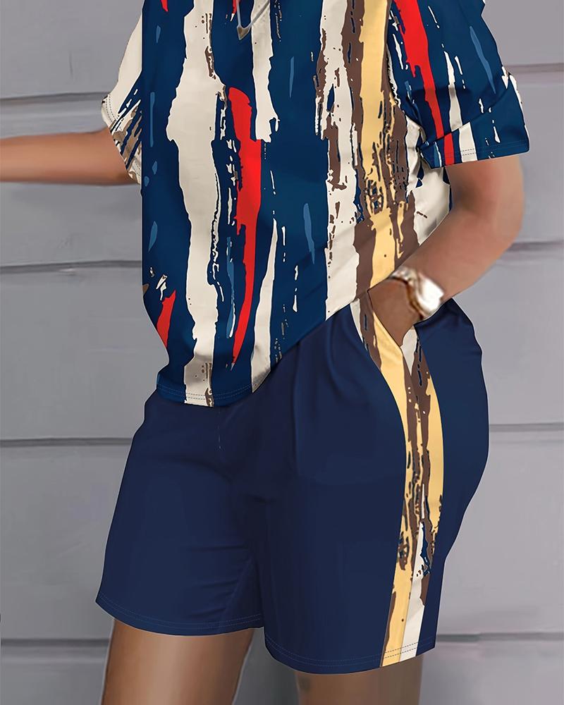 

Plus Size Abstract Print Striped Top & Pocket Design Shorts Set, Blue
