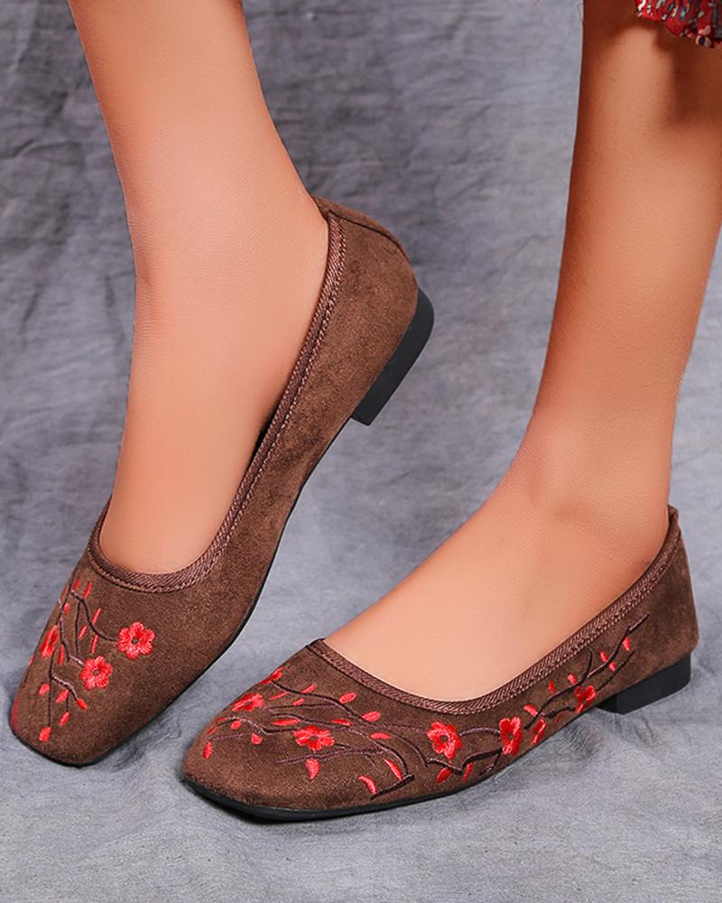 

Square Toe National Style Floral Embroidery Slip-on, Brown
