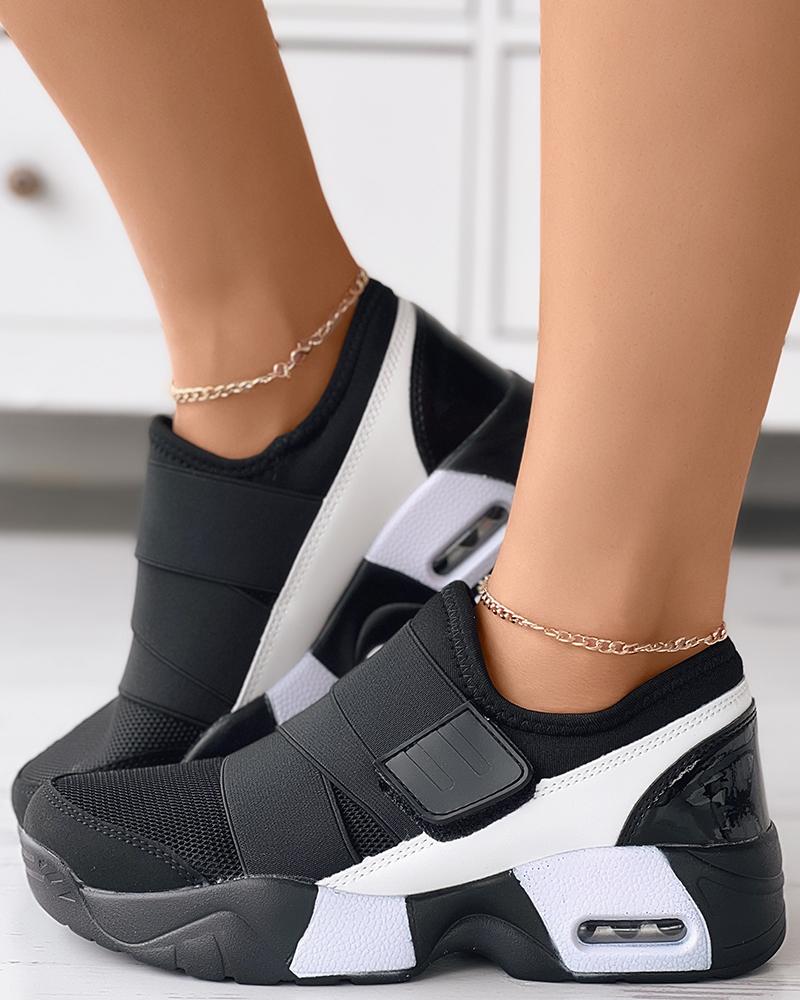 

Colorblock Velcro Breathable Sneakers, Black