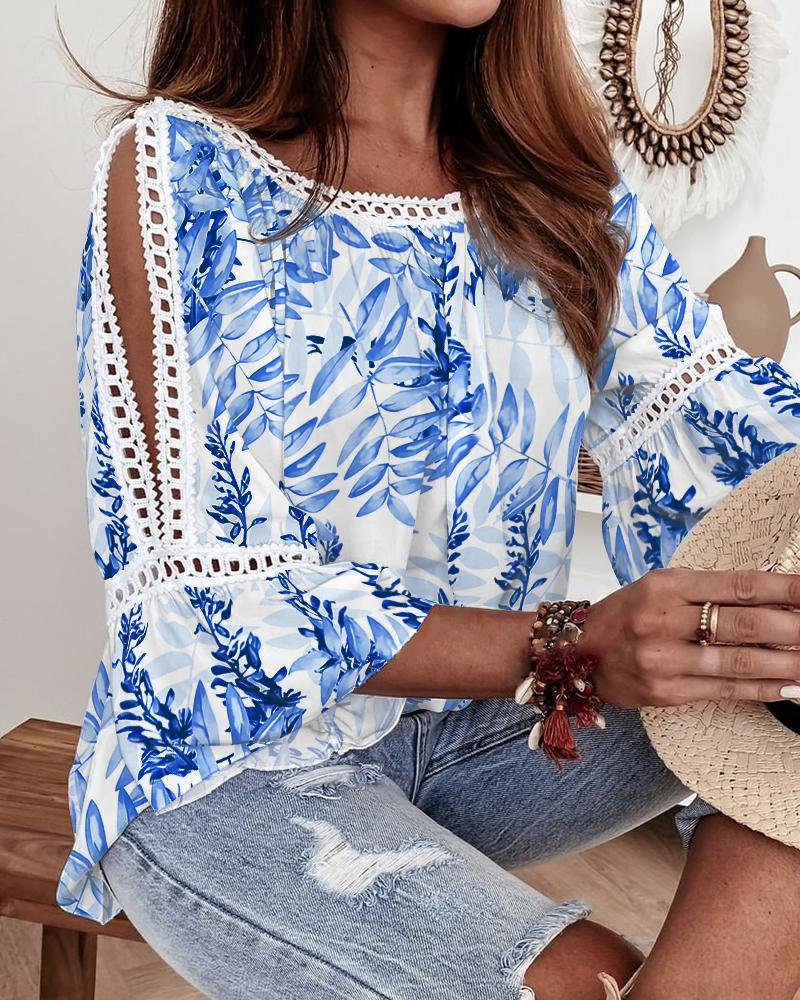 

Floral Print Contrast Lace Split Flared Sleeves Top, White