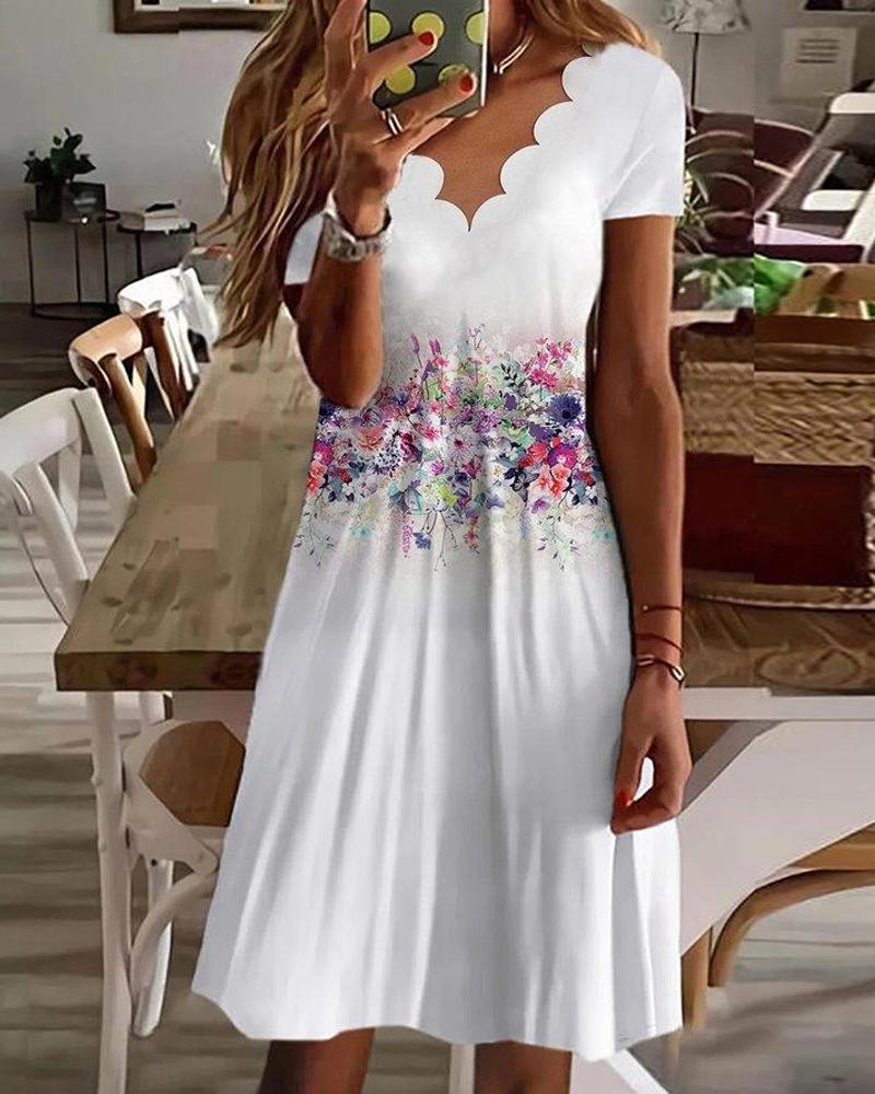 

Floral Print Scallop Trim V-Neck Casual Dress, White