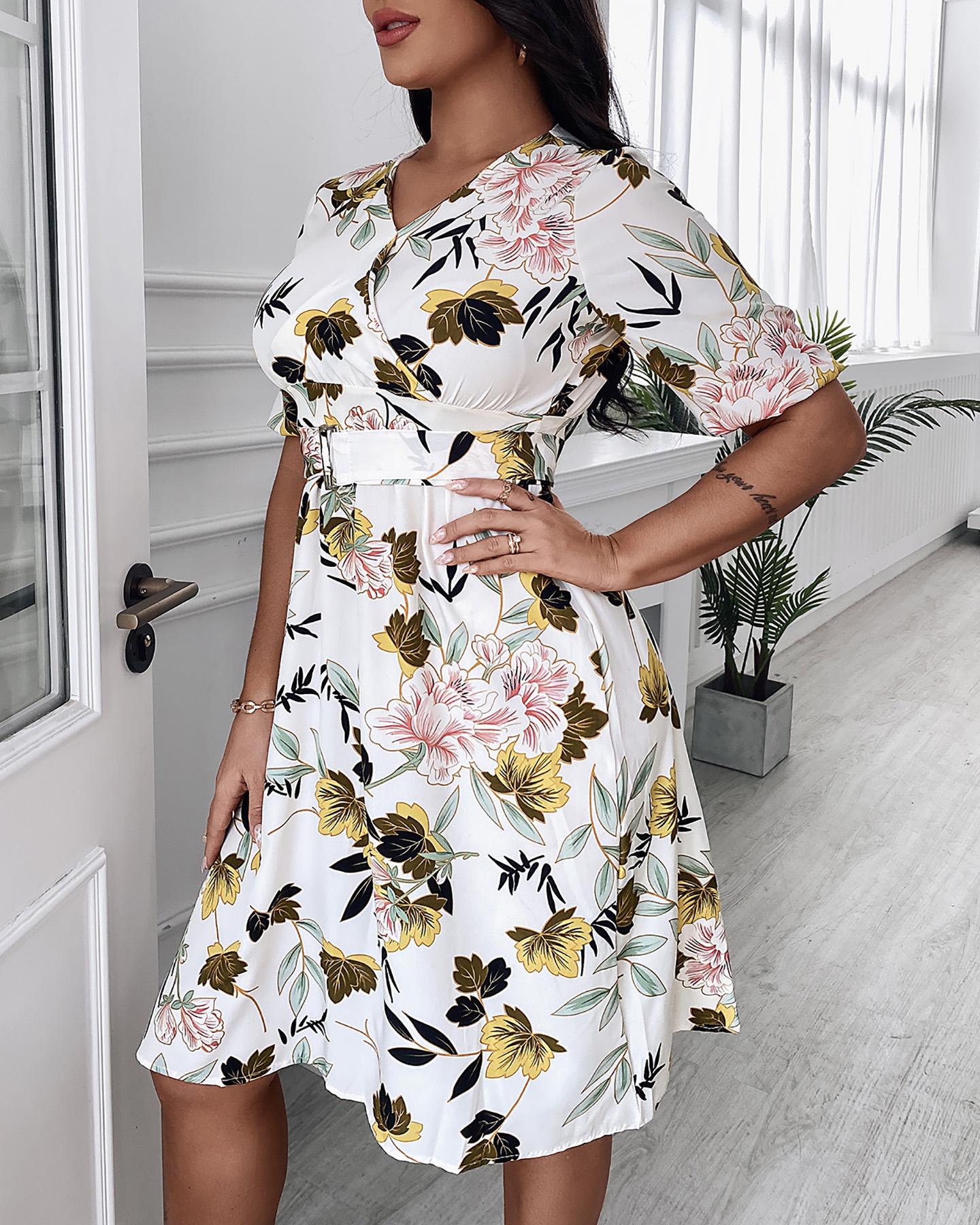 

Floral Print V-Neck Short Sleeve Dress With Belt, White