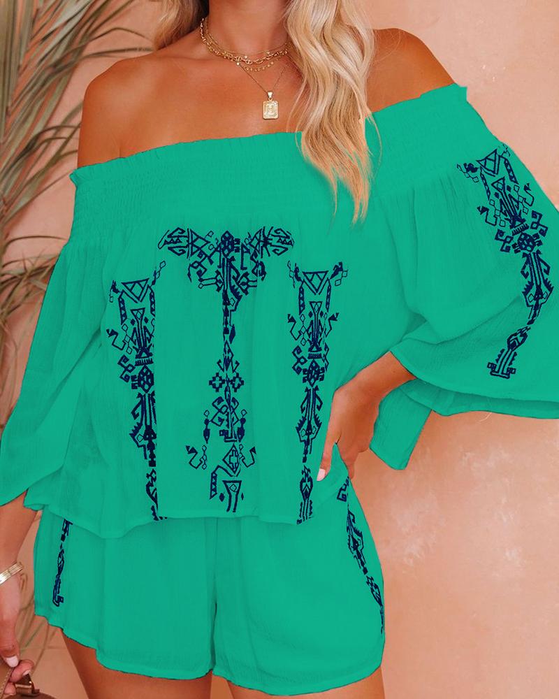 

Shirred Off Shoulder Graphic Print Bell Sleeve Top & Shorts Set, Green