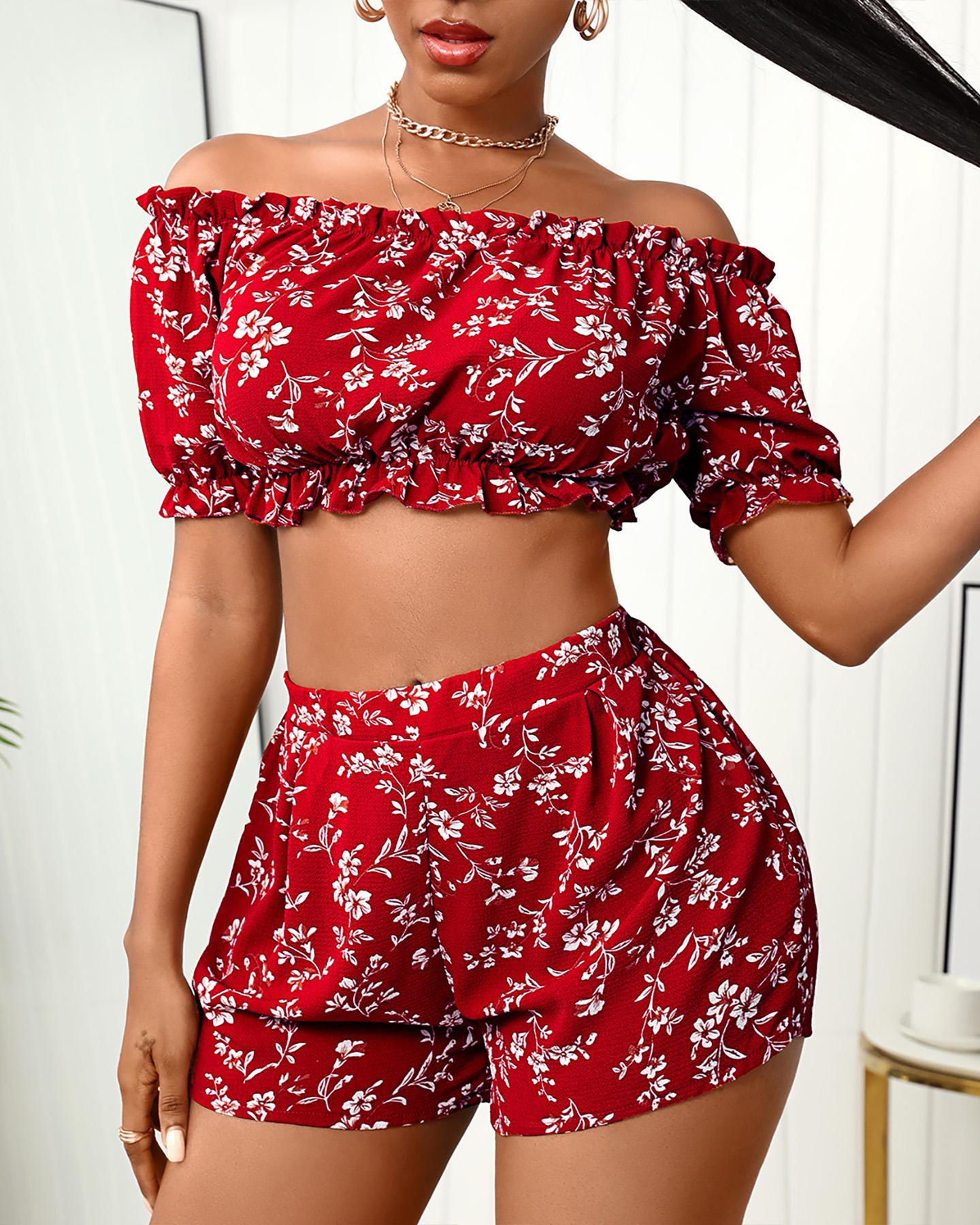 

Floral Print Off Shoulder Crop Top & Shorts Set, Red