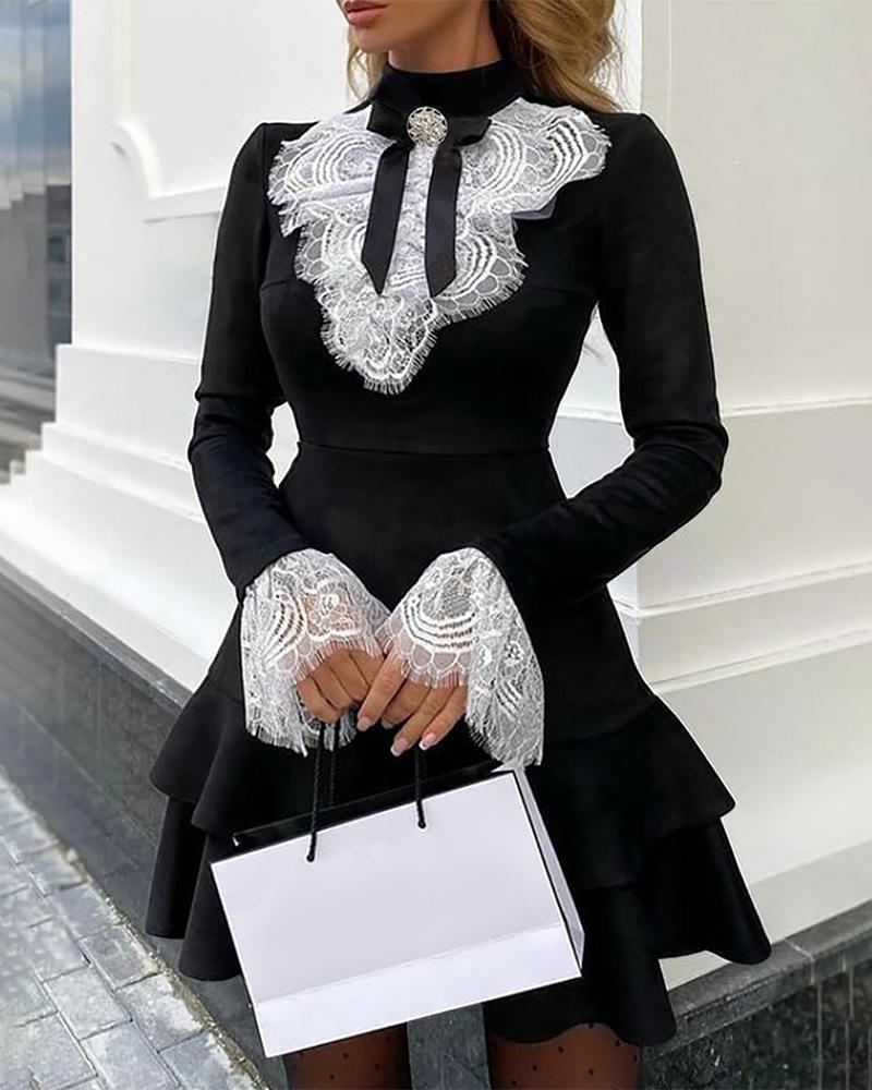 

Eyelash Lace Bell Sleeve Ruffles Dress, Black