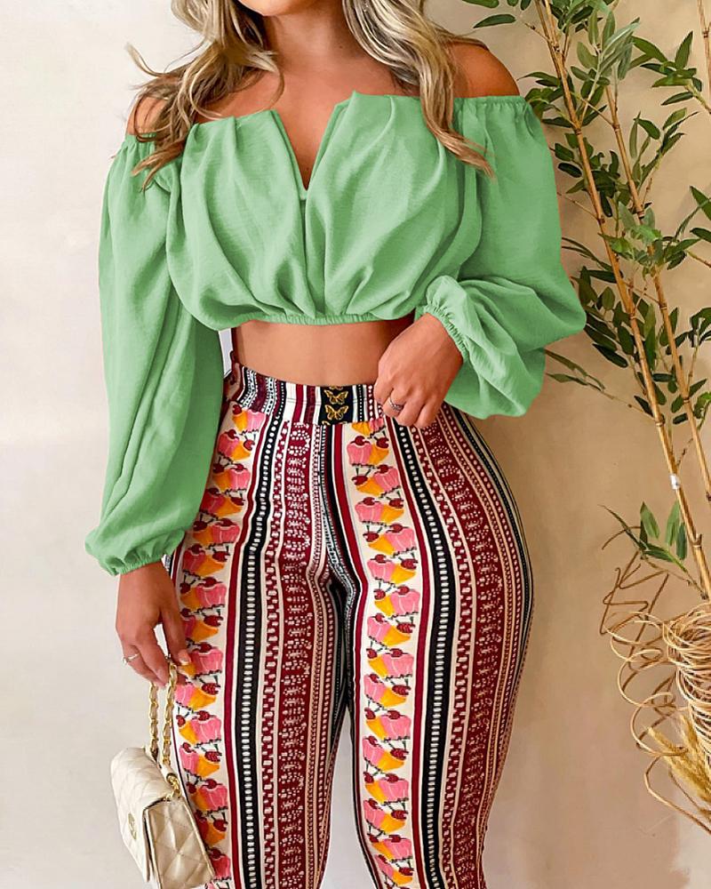 

Off Shoulder Ruched Top & Tribal Print Pants Set, Green