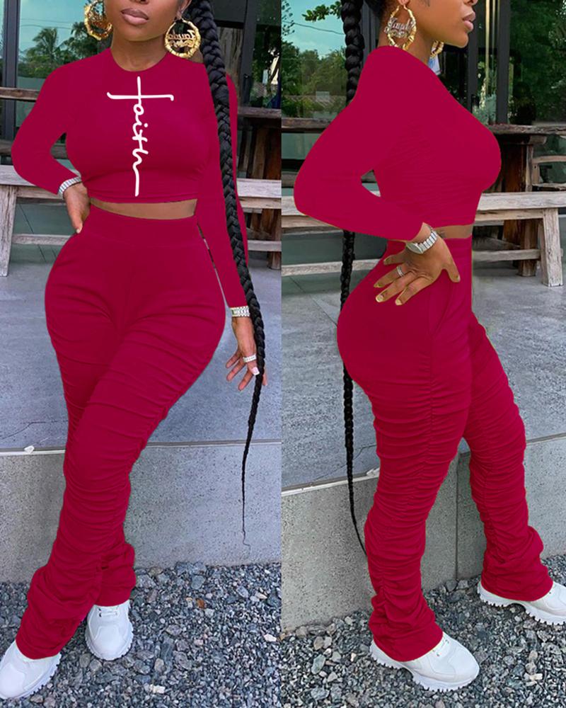 

Letter Print Crop Top & Ruched Pants Set, Wine red