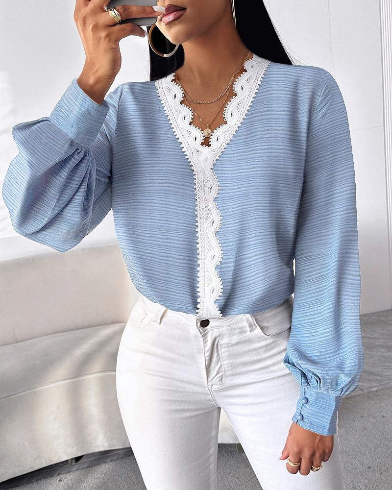 

V-Neck Contrast Lace Buttoned Top, Blue