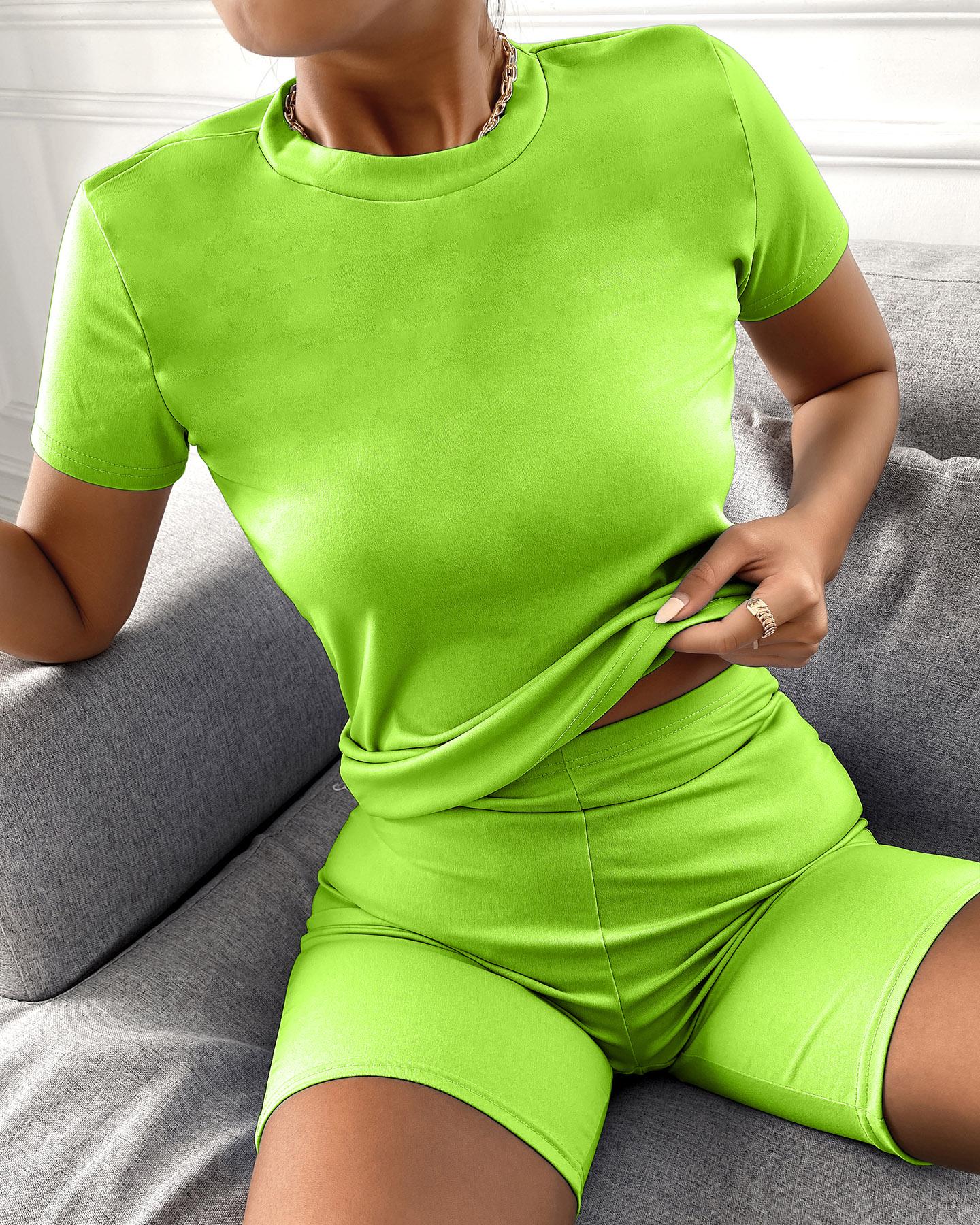 

Solid Short Sleeve Sporty Women Top & Short Set, Green