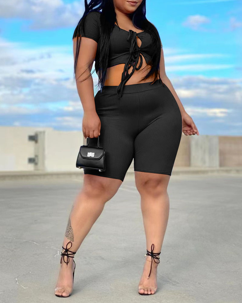 

Plus Size Tied Detail Crop Top & Shorts Set, Black