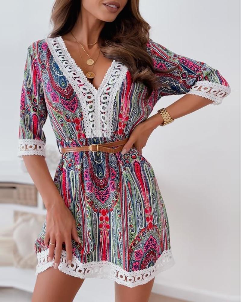 

Graphic / Paisley / Tropical Print Lace Patch Dress, Red