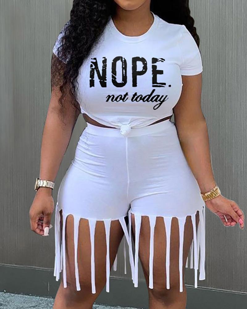 

Letter Print Top & Tassel Design Shorts Set, White