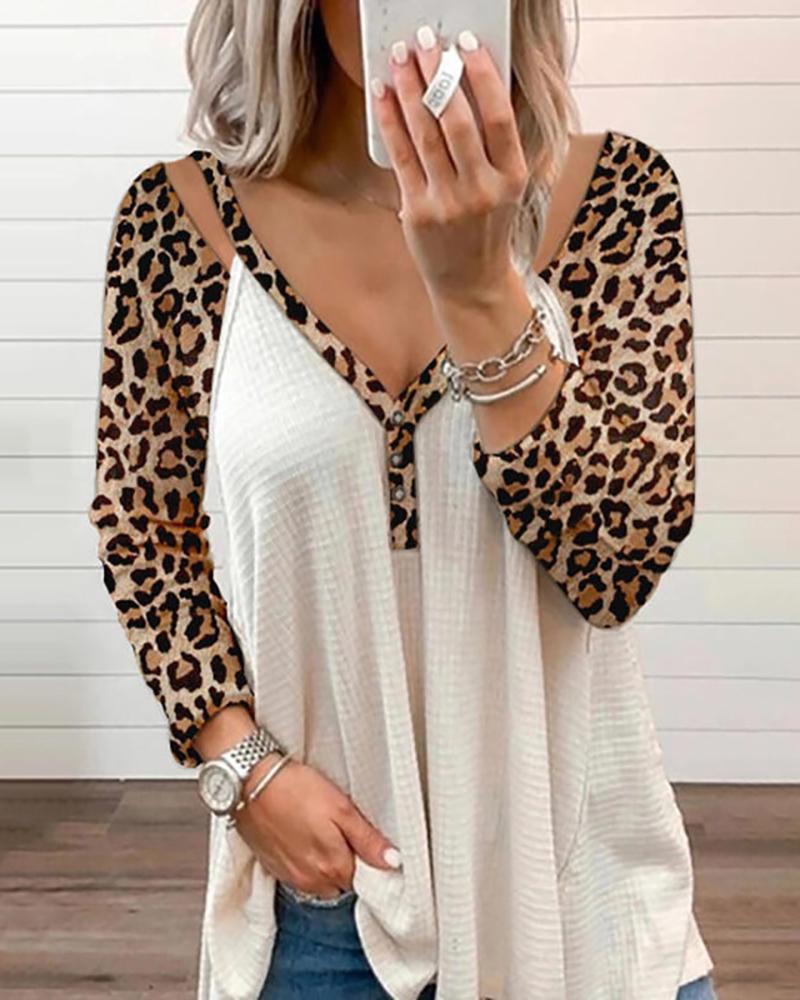 

Cheetah Print Colorblock Buttoned Cutout Top, White