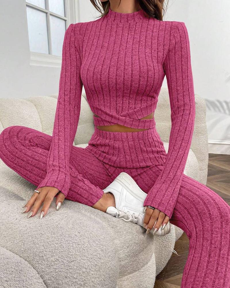 

Mock Neck Criss Cross Crop Top & Pants Set, Hot pink