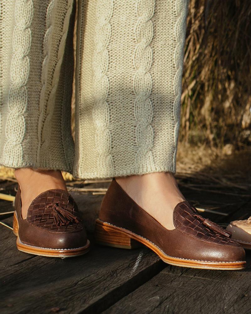 

Round-toe Solid Color Weave Tassel Loafers, Coffee