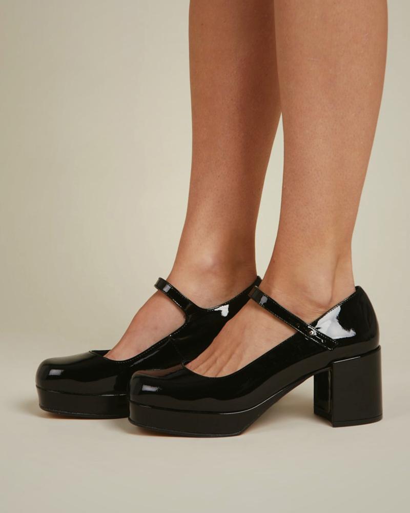 

Round-toe Solid Color Lacquered Leather One-buckle Jenny Shoes, Black
